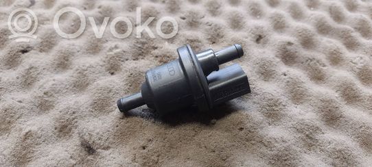 Volkswagen PASSAT B6 Valvola di depressione (usato) 