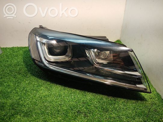 Volkswagen Touareg II Priekinis žibintas 