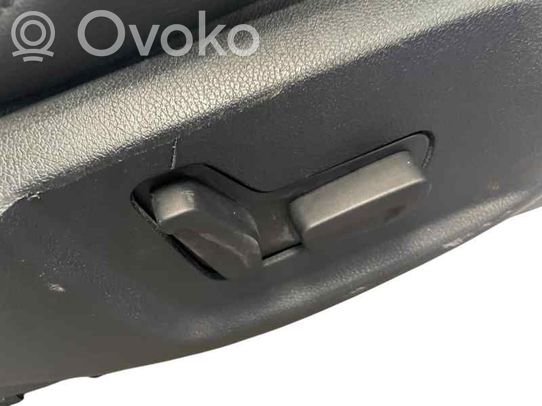 Peugeot 308 Kuljettajan istuin 