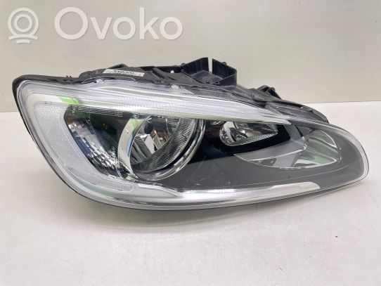 Volvo S60 Lampa przednia 