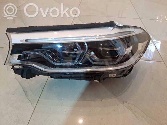 BMW 5 G30 G31 Priekinis žibintas 