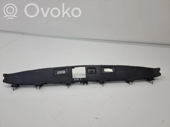Land Rover Evoque II Takaluukun rekisterikilven valon palkki 