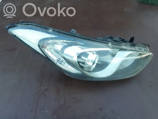 Hyundai i30 Priekinis žibintas 