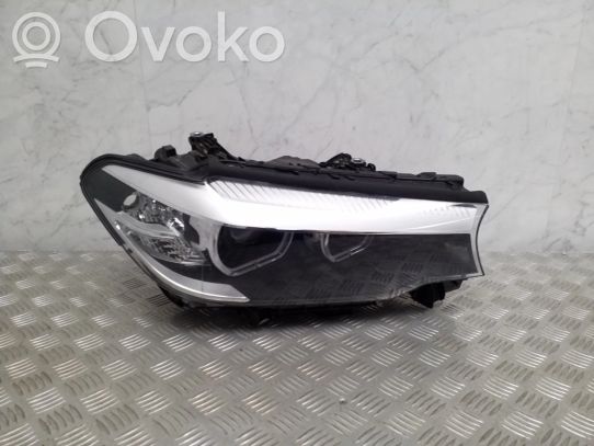 BMW 5 G30 G31 Priekinis žibintas 