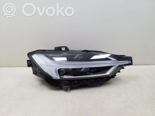 Volvo XC60 Priekinis žibintas 