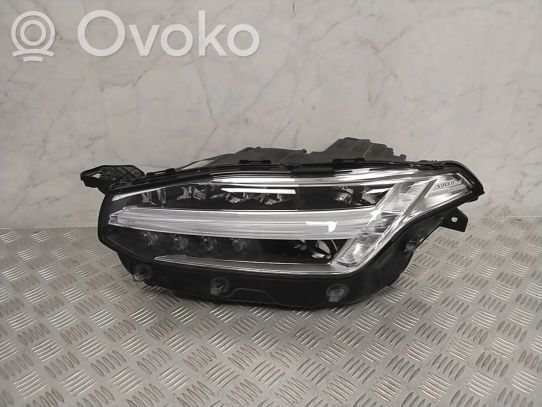 Volvo XC90 Priekinis žibintas 