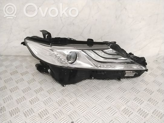 Toyota Camry VIII XV70  Priekinis žibintas 