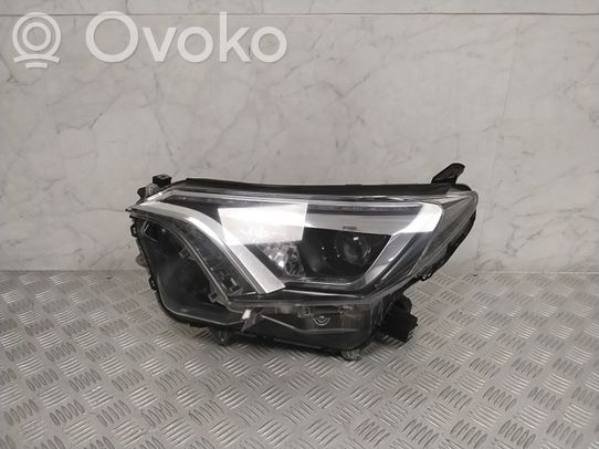 Toyota RAV 4 (XA40) Priekinis žibintas 