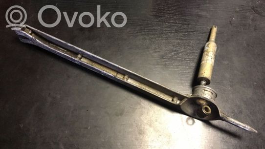 BMW 5 E39 Vaihteenvalitsimen verhoilu 