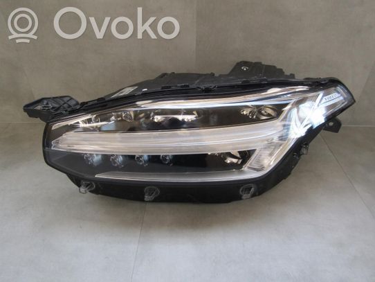 Volvo XC90 Priekinis žibintas 