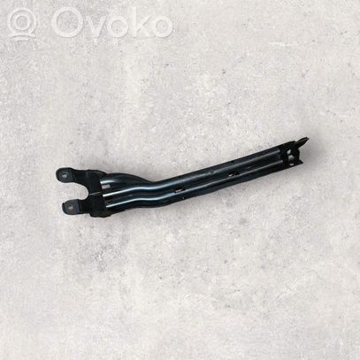 BMW 5 F10 F11 Kita variklio skyriaus detalė 