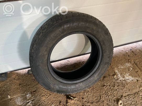 Toyota Hiace (H200) Pneus d’hiver R15 C à crampons 