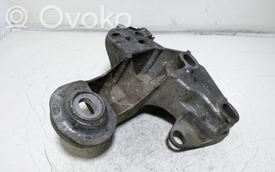 Audi A6 S6 C5 4B Moottorin kiinnikekorvake (käytetyt) 
