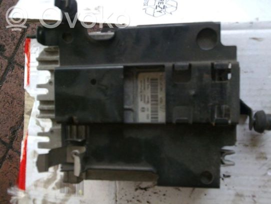 Unité de commande / module d'injection   0281,001,0281,809