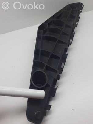 Toyota Avensis T270 Staffa di rinforzo montaggio del paraurti anteriore 