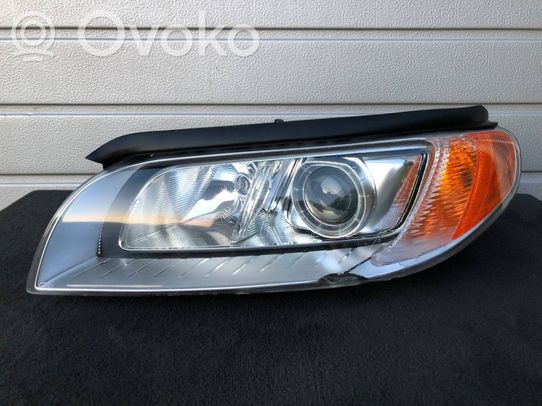 Volvo V70 Priekinis žibintas 