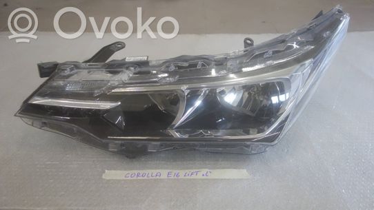 Toyota Corolla E160 E170 Priekinis žibintas 