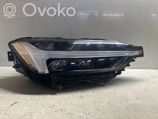 Volvo XC60 Priekinis žibintas 