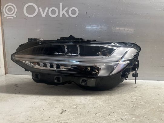 Volvo S90, V90 Priekinis žibintas 