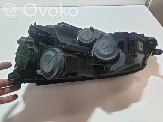 Volkswagen Golf VII Priekinis žibintas 