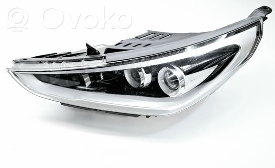 Hyundai i30 Priekinis žibintas 