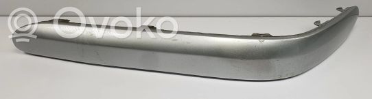 Mercedes-Benz C W203 Modanatura separatore del paraurti anteriore 