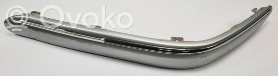 Mercedes-Benz C W203 Modanatura separatore del paraurti anteriore 