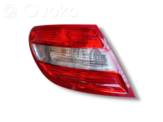 Mercedes-Benz C W204 Galinis žibintas kėbule 