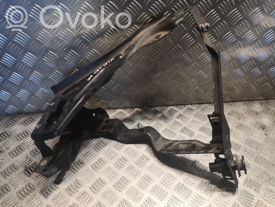 Mercedes-Benz C W204 Priekinio žibinto laikiklis 