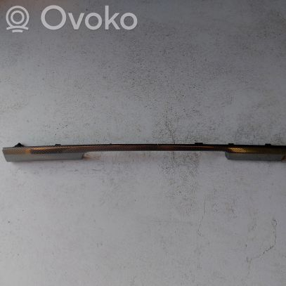 Peugeot 407 Kojelaudan hansikaslokeron lista 