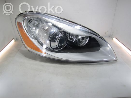 Volvo XC60 Priekinis žibintas 