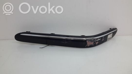 Mercedes-Benz C W203 Modanatura separatore del paraurti anteriore 