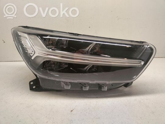 Volvo XC40 Priekinis žibintas 