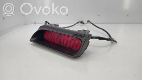 Nissan Patrol Y61 Troisième feu stop 