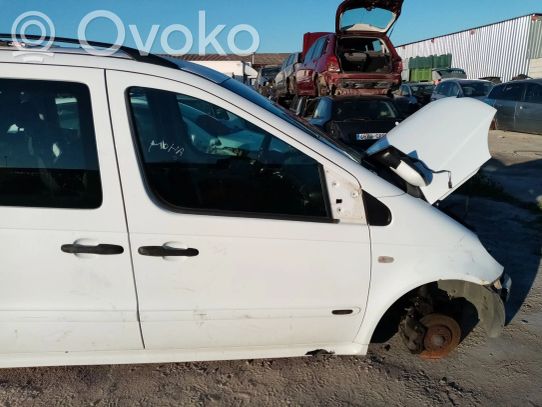 Mercedes-Benz Vaneo W414 Durvis 