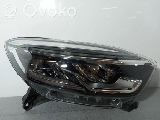 Renault Captur Priekinis žibintas 