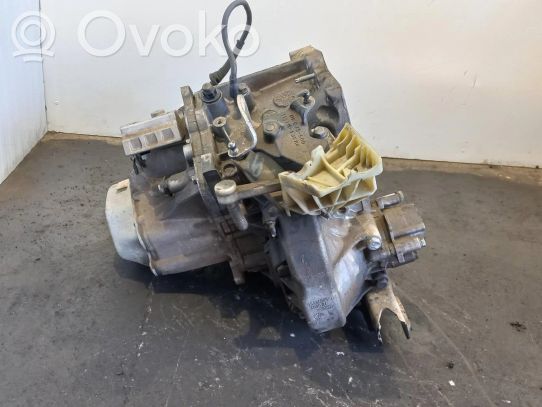 Peugeot 2008 I Mechaninė 5 pavarų dėžė 