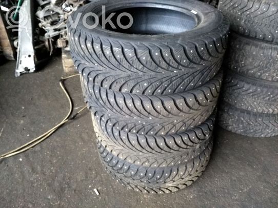 Renault Laguna II Pneus d’hiver R15 à crampons 