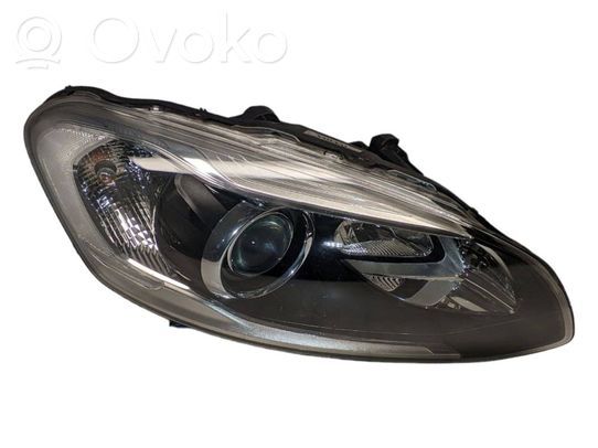 Volvo XC60 Priekinis žibintas 