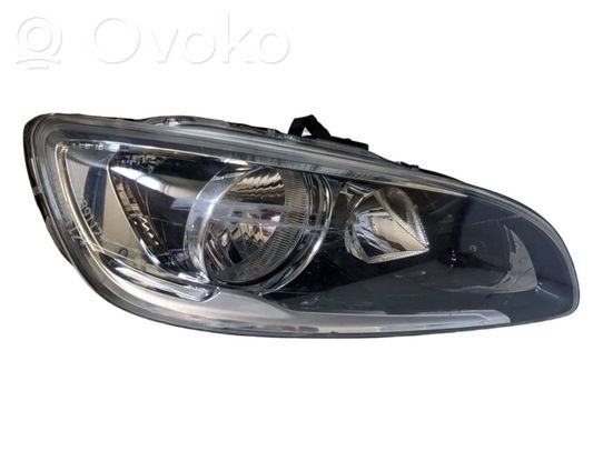 Volvo S60 Lampa przednia 