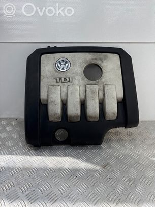 Volkswagen PASSAT B6 Osłona górna silnika 