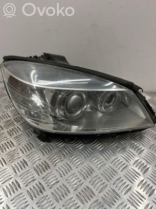 Mercedes-Benz C W204 Priekinis žibintas 