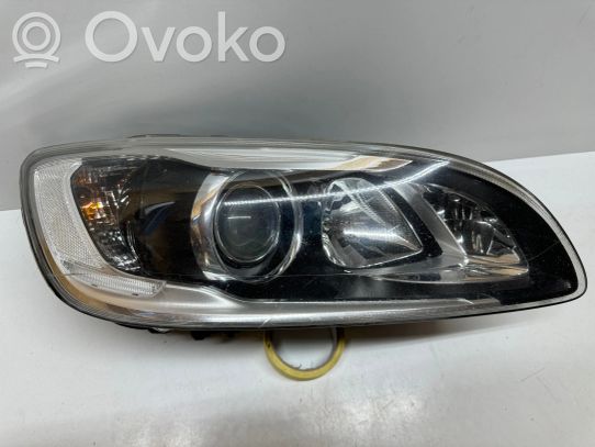 Volvo S60 Priekinių žibintų komplektas 