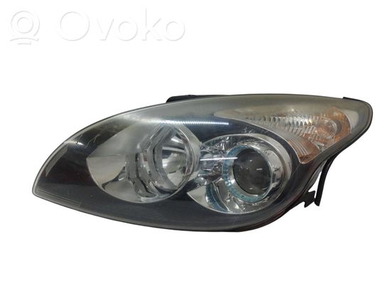 Hyundai i30 Priekinis žibintas 