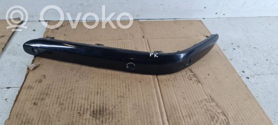 Mercedes-Benz C W203 Modanatura separatore del paraurti anteriore 