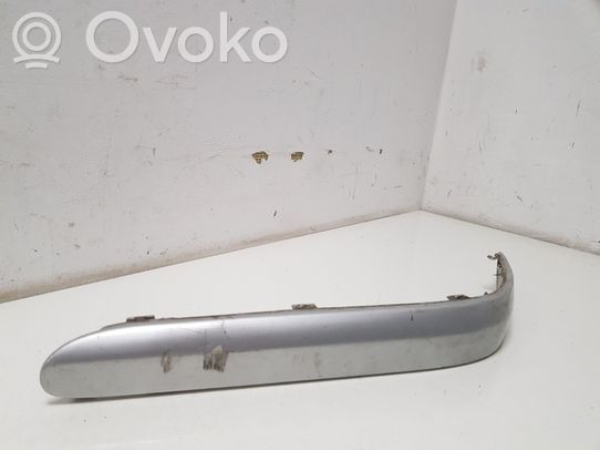 Mercedes-Benz C W203 Modanatura separatore del paraurti anteriore 