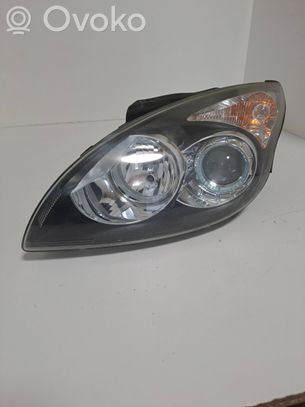 Hyundai i30 Priekinis žibintas 