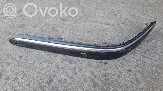 Mercedes-Benz C W203 Modanatura separatore del paraurti anteriore 