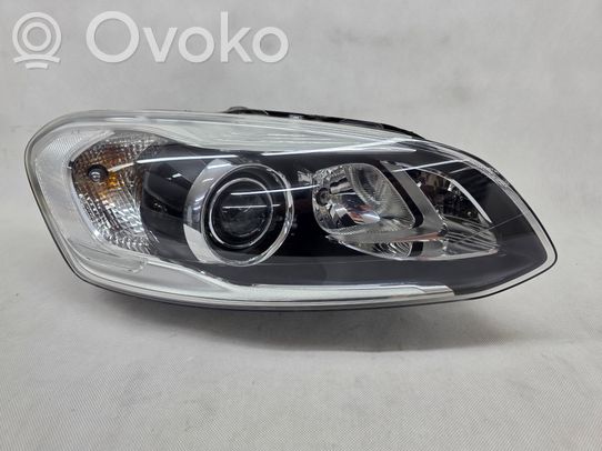 Volvo XC60 Priekinis žibintas 