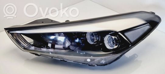Hyundai Tucson TL Priekinis žibintas 